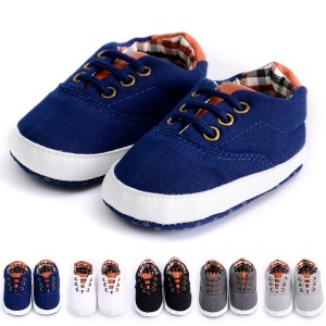 Baby canvas shoes